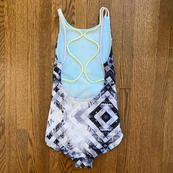 Ivivva Girl Rversible Onepice Swiwear Size: 6 - Picture 3 of 5